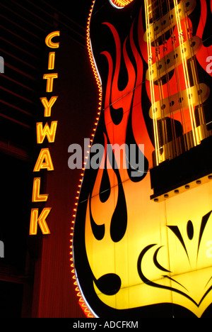 L'Hard Rock Cafe chitarra a Citywalk, Universal Studios Foto Stock