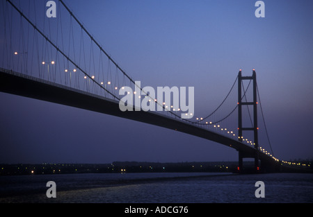 Humber Bridge di notte Foto Stock