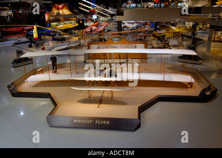 Il Wright Flyer Orville e Wilbur Wright Experimental Aircraft Association EAA Air Adventure Museum Oshkosh Wisconsin Foto Stock