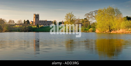 St Michaels Chiesa e grande semplice all'inizio dell'autunno, Marbury, South Cheshire, Inghilterra, Regno Unito Foto Stock