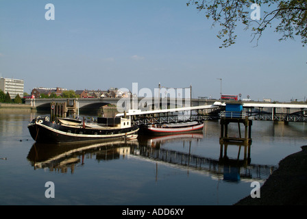 Il fiume Tamigi a Putney, London REGNO UNITO Foto Stock