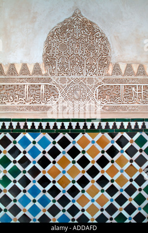 Dettaglio della piastrella all'Alhambra Palace, Granada, Spagna Foto Stock