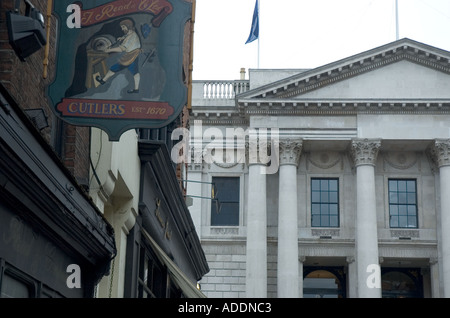 Una vista ritagliata della City Hall di Dublino in Irlanda Foto Stock