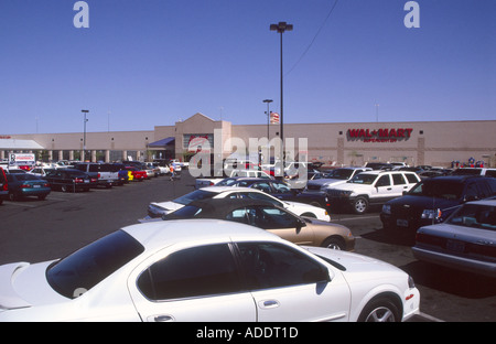 Vetture in Walmart car park Las Vegas Nevada USA Foto Stock