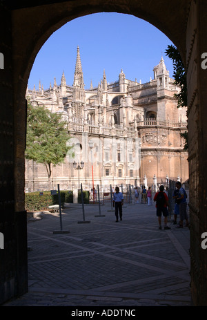 Vista panoramica di Sevilla Siviglia e la Cattedrale Gotica catedral Andalusia Andalucía España Spagna Iberia Europa Foto Stock