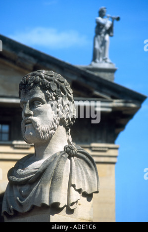 I busti di filosofi il Sheldonian Oxford Foto Stock