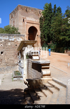 Vista di Granada Alhambra Palace & Alcazaba fortezza Andalusia Andalucía España Spagna Iberia Europa Foto Stock