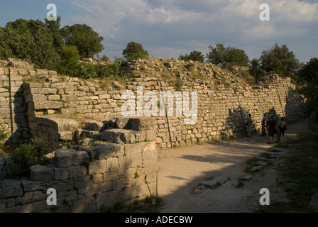 Le mura della città antica di Troy VI Foto Stock