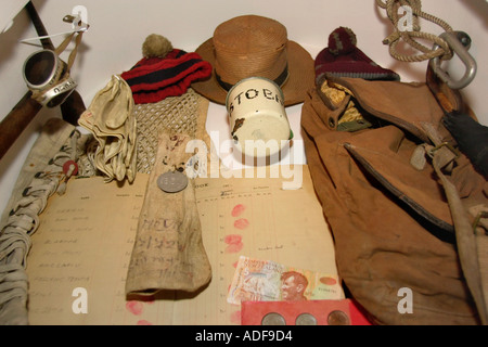 Memorabilia di arrampicata da Everest expedition al Pen Y Gwryd Hotel vicino a Llanberis Gwynedd North Wales UK GB Foto Stock