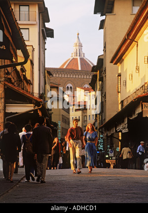 Accoppiare il Ponte Vecchio con il Duomo di Firenze Foto Stock