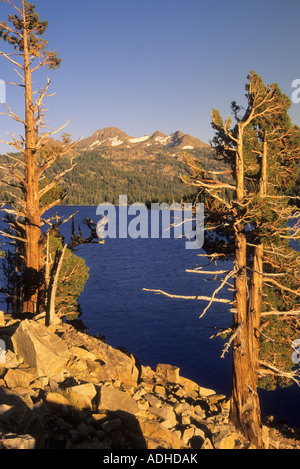 Lago Caples nell'Eldorado National Forest, Sierra Nevada, in California, Stati Uniti d'America Foto Stock