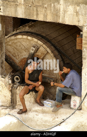 Concerie conceria chouaras a Wadi Fes Fes Marocco Foto Stock