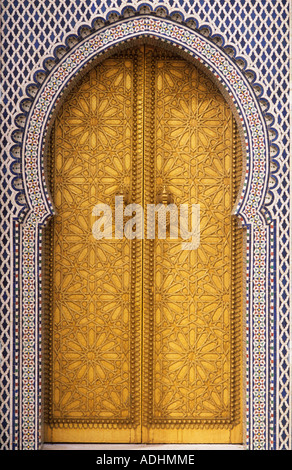 Il Marocco Fès Dar El Makhzen Royal Palace porta Foto Stock