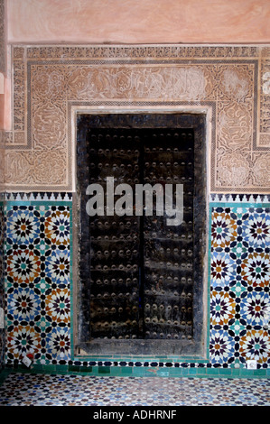 Porta di Ben Youssef Medersa scuola coranica Maghreb Marrakech marocco Foto Stock