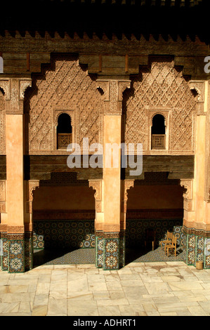 Il cortile ben Youssef Medersa scuola coranica Maghreb Marrakech marocco Foto Stock