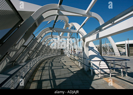 Il White Horse Bridge Wembley Stadium Stazione di Londra Inghilterra REGNO UNITO Foto Stock