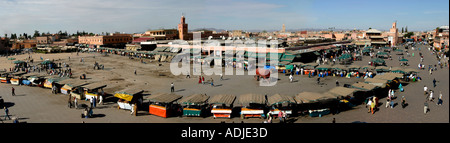 Vista panoramica di Djemaa el Fna a Marrakech marocco Foto Stock