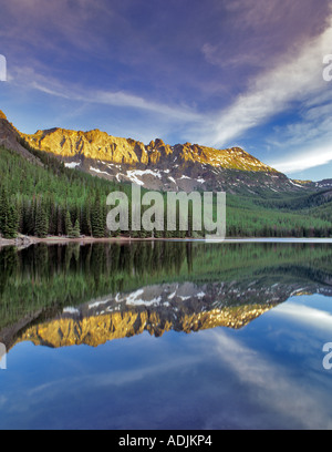 Fragola di montagna e lago di Oregon Foto Stock