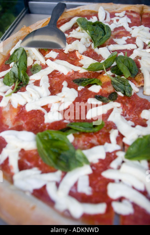 Pizza dettaglio Napoli Italia Foto Stock