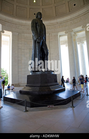 Statua di bronzo di Thomas Jefferson al Jefferson Memorial, Washington DC, Stati Uniti d'America Foto Stock