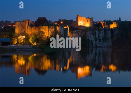 Chepstow Castle al crepuscolo Monmouthshire South East Wales UK Foto Stock