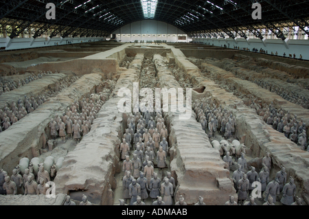 Cina Shaanxi Xian Bingmayong l Esercito di Terracotta Warriors In Imperatore Qin Shihuangdi tomba Foto Stock