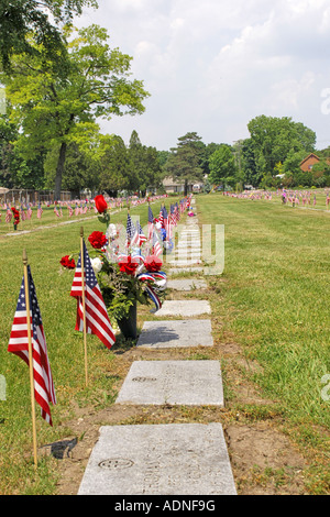Il memorial day a noi un cimitero di guerra nel Michigan MI Foto Stock