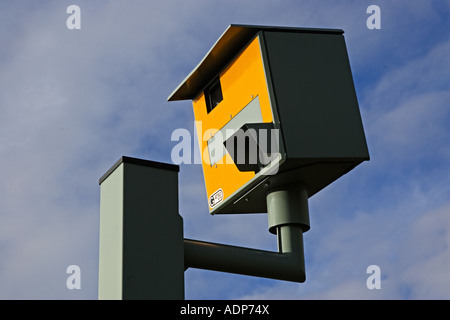 Gatso speed camera on A40 Oxfordshire England United Kingdom Foto Stock