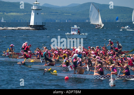 'Dragon barca' gare svoltesi sul 'Lake Champlain' in 'Burlington VT' Foto Stock