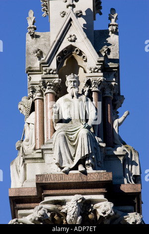 Il re Edoardo il Confessore statua sulla scuola di Westminster Memorial London Regno Unito Foto Stock