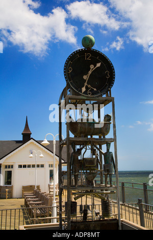 Orologio ad acqua sul molo di Southwold Suffolk in Inghilterra Foto Stock