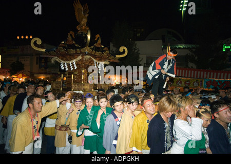 Processione di Sfilata carri allegorici festa d autunno Kawagoe Saitama Prefecture Giappone Asia Foto Stock