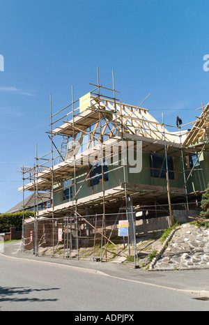 Nuova casa in costruzione in zone rurali del Galles; telaio in legno costruzione Foto Stock