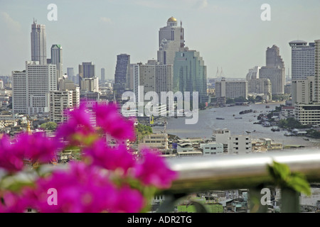 Cerca hotel dalla Grand China Princess a Menam Chao Praya, Chinatown, il quartiere indiano, Thailandia, Bangkok Foto Stock