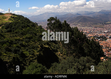 Hill Top vista sopra la città di Cusco, Perù, "Sud America" Foto Stock