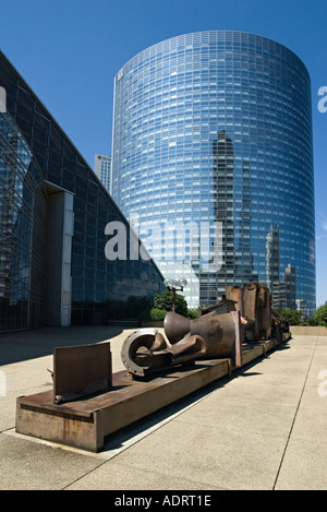 Scultura Moderna dietro il CNIT edificio a La Defense Parigi 2005 Foto Stock