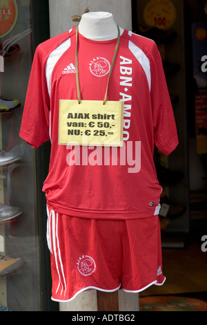 Ajax Football Kit nel negozio Amsterdam Paesi Bassi Foto Stock