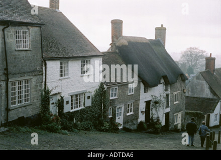 Foschia mattutina sulla Collina d'Oro Shaftesbury Dorset Inghilterra U K UK GB G B Gran Bretagna Europa Foto Stock