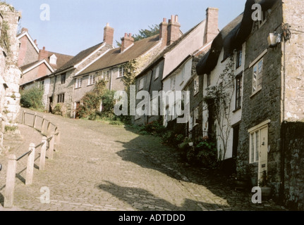 Foschia mattutina sulla Collina d'Oro Shaftesbury Dorset Inghilterra U K UK GB G B Gran Bretagna Europa Foto Stock