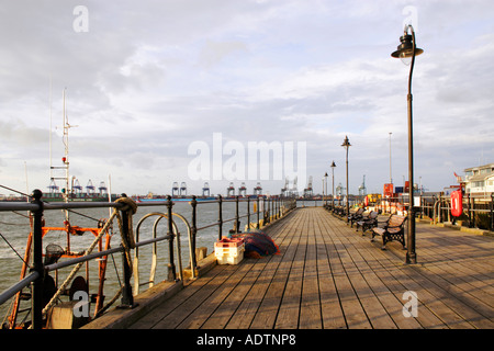 L'Ha'penny Pier nella vecchia Harwich, Inghilterra, Regno Unito. Foto Stock