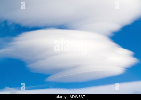 Una nube lenticolare sopra il parco nazionale Torres del Paine Foto Stock