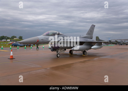 USA Air Force General Dynamics F 16CG Notte Falcon 401 Foto Stock