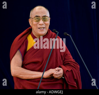 Il Dalai Lama offrendo un discorso di lavoro MC Park a Melbourne, Australia. Foto Stock
