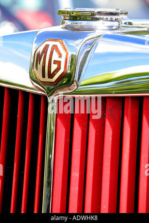 Griglia anteriore di un classico vintage MG Automobile Foto Stock