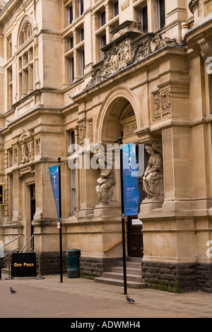 Il Galles Cardiff Centre Trinity Street Hayes vecchia libreria Foto Stock