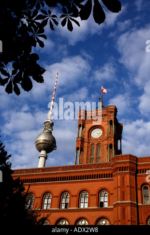 Berlino torre della TV come si vede dal Rotes Rathaus Foto Stock