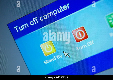 COMPUTER CON SISTEMA OPERATIVO WINDOWS XP ARRESTARE ICONA Foto Stock