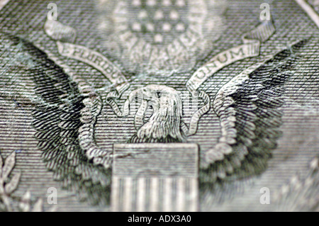 Denaro banconota banking US Dollar bill denaro eagle close up concept Foto Stock