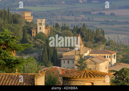 Cortona Italia mostra Santa Domenico in primo piano Foto Stock