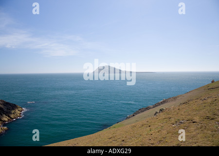 Bardsey island da Mynydd Mawr collina vicino Aberdaron Lleyn Peninsula Galles del Nord Foto Stock